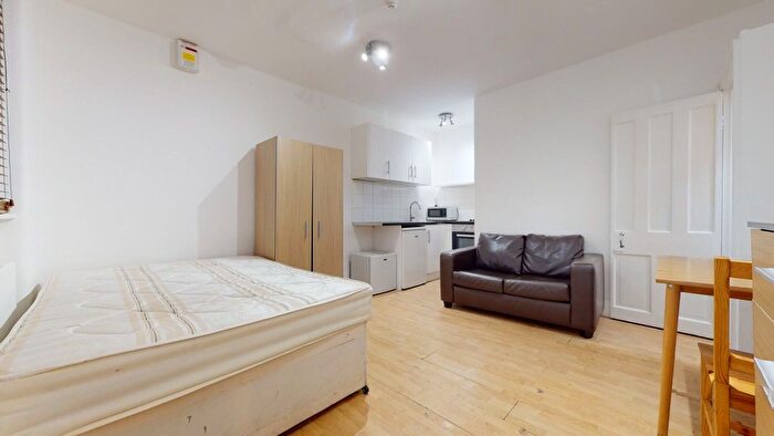 Studio To Rent In Finchley Road, London, NW3