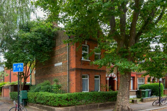 1 Bedroom Flat To Rent In Edward Road, Walthamstow, London, E17