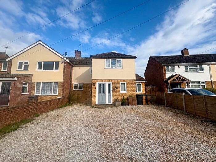 4 Bedroom Semi Detached House For Sale In Norman Road, Barton Le Clay, Beds, MK45