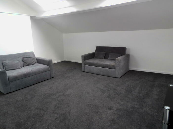 3 Bedroom Apartment To Rent In Darwen St, BB2
