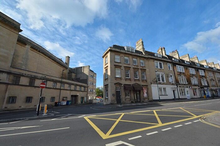 2 Bedroom Flat To Rent In St James Parade, Bath, BA1