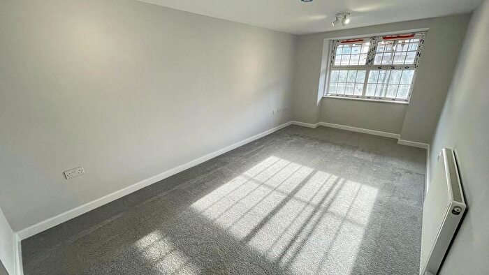 2 Bedroom Flat To Rent In Flat, Conners Court, Nuneaton, CV11