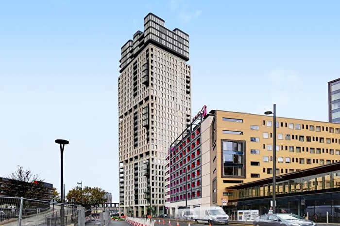 1 Bedroom Flat To Rent In Great Eastern Road London, E15