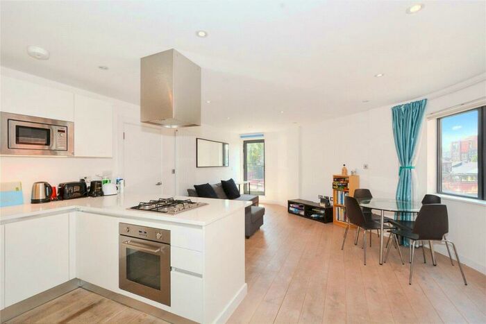 2 Bedroom Apartment To Rent In Watergarden Apartments, Sceptre Road, Bethnal Green, London, E2