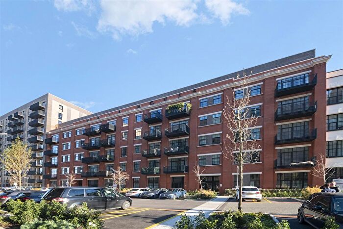 1 Bedroom Flat For Sale In Maya House, Hayes, UB3
