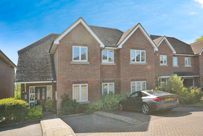 2 Bedroom Apartment To Rent In Dell Close, Chesham, HP5