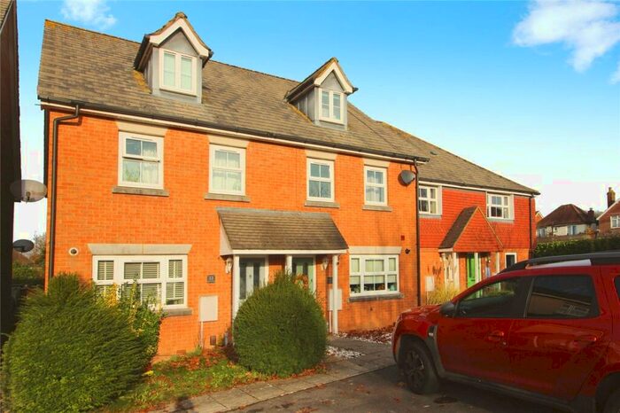 4 Bedroom Semi-Detached House To Rent In Colvin Close, Andover, Hampshire, SP10