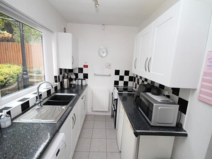 2 Bedroom End Of Terrace House For Sale In Ashwell Road, Heaton, Bradford, BD9