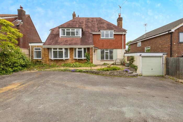 4 Bedroom Detached House For Sale In Lovedean Lane, Lovedean, Cowplain, Hampshire, PO8