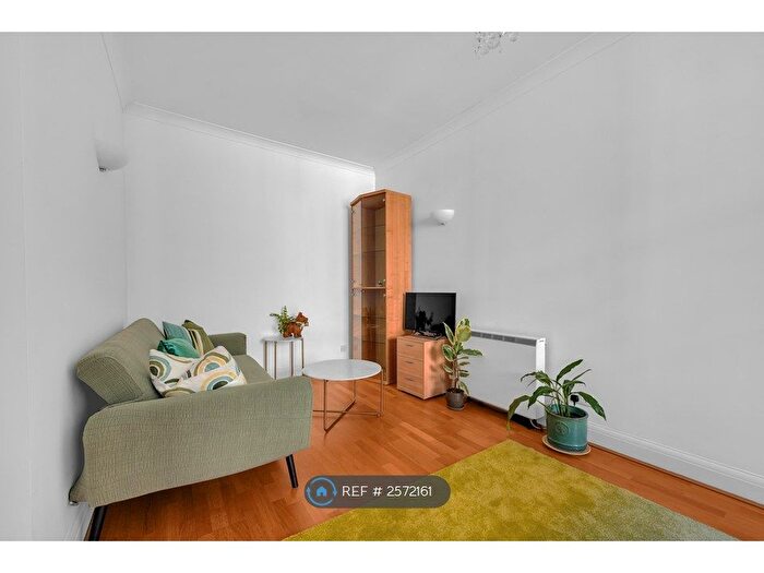 2 Bedroom Flat To Rent In Chicheley Street, SE1