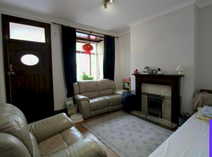 3 Bedroom Town House To Rent In Francis Road Acocks Green West Midlands, Birmingham, Birmingham, B27