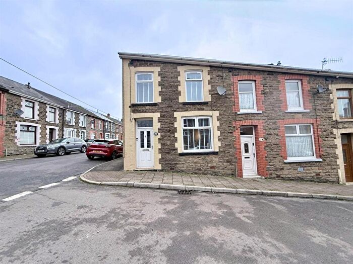 4 Bedroom End Of Terrace House For Sale In Cobden Street, Aberdare, CF44