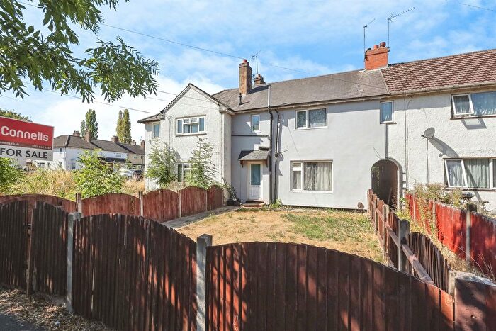4 Bedroom Terraced House For Sale In Waldrons Moor, Birmingham, B14