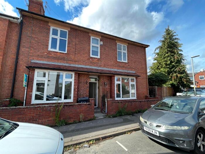 6 Bedroom End Of Terrace House For Sale In Swan Road, Gloucester, GL1