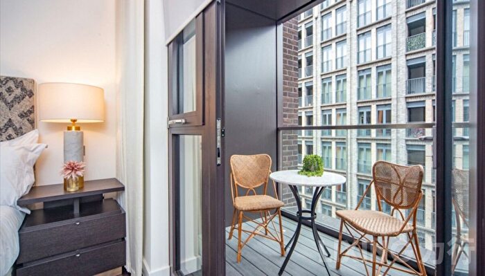 2 Bedroom Flat To Rent In Charles Clowes Walk, Nine Elms, SW11