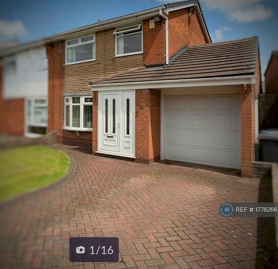 3 Bedroom Semi-Detached House To Rent In Raglan Avenue, Whitefield, Manchester, M45