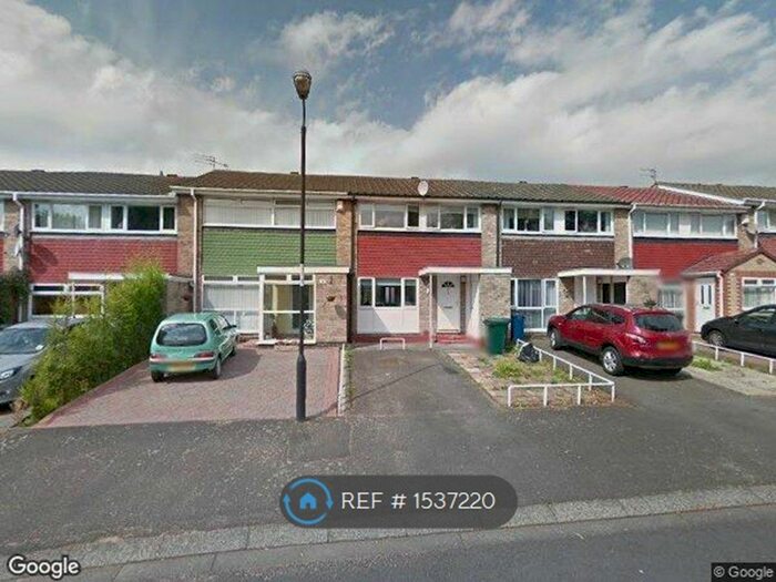 3 Bedroom Flat To Rent In Lowbiggin, Newcastle Upon Tyne, NE5