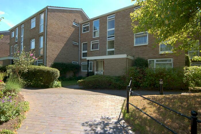 1 Bedroom Flat To Rent In Harrowdene Gardens, Teddington TW11