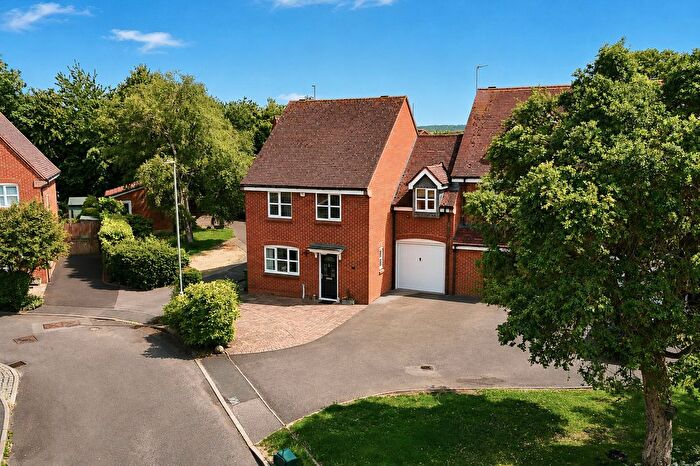 3 Bedroom Property For Sale In Youens Drive, Thame, OX9