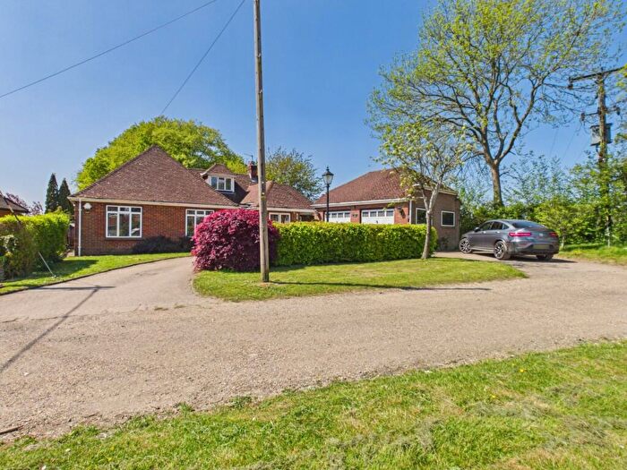 4 Bedroom Bungalow For Sale In Brays Close, Hyde Heath, Amersham, Buckinghamshire, HP6