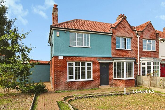 3 Bedroom Semi-Detached House For Sale In Rye Avenue, Norwich, Norfolk, NR3