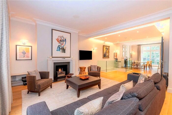 3 Bedroom Flat To Rent In Dunraven Street, Mayfair, W1K