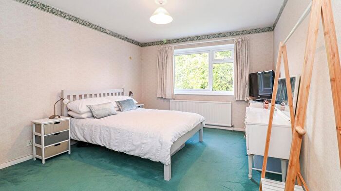 2 Bedroom Flat For Sale In Parkside, Eastbury Road, Watford, WD19
