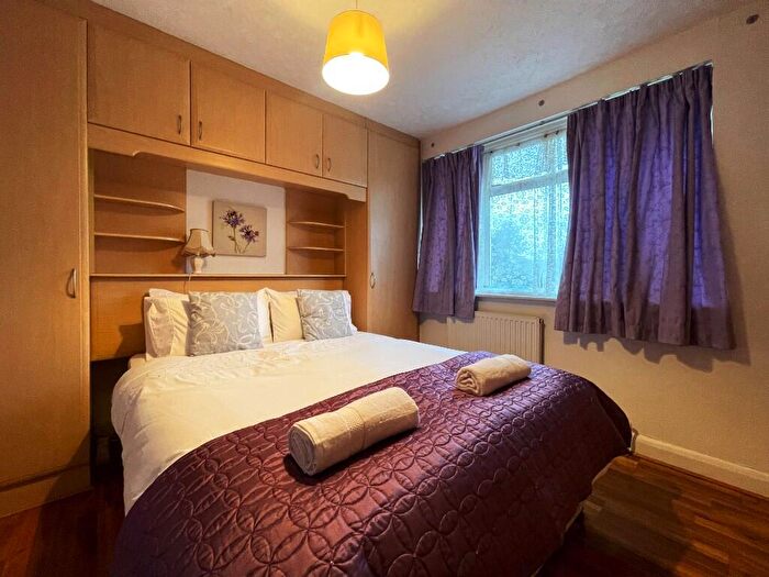 2 Bedroom Apartment To Rent In Preston Hill, Harrow, Middlesex, HA3