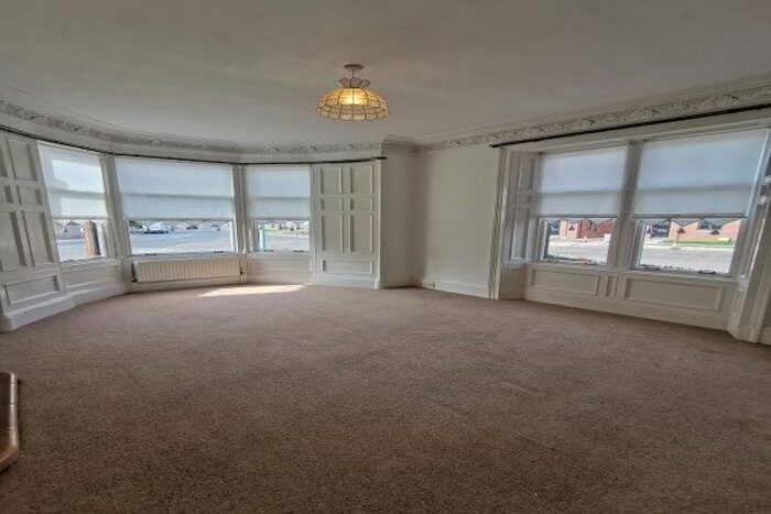 3 Bedroom Flat To Rent In De Walden Terrace, Kilmarnock, KA3