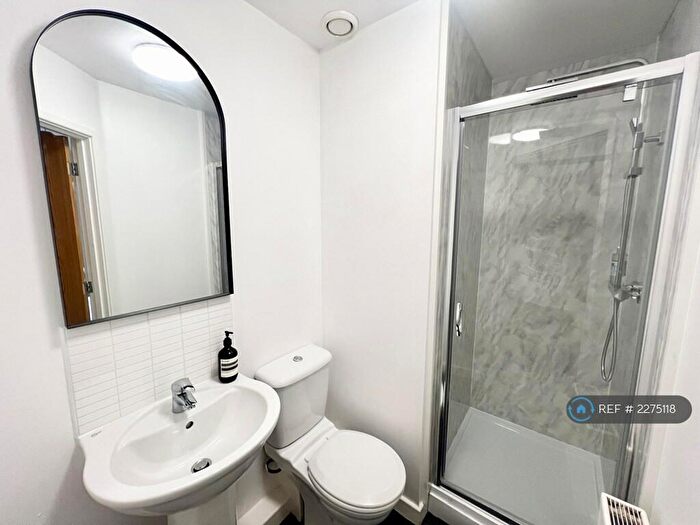 2 Bedroom Flat To Rent In Aire Quay, Hunslet, Leeds, LS10