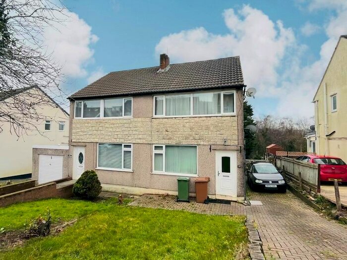 2 Bedroom Property To Rent In Heol Barri, Caerphilly CF83