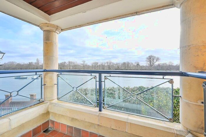 2 Bedroom Flat To Rent In Osier Mews, Chiswick, London, W4