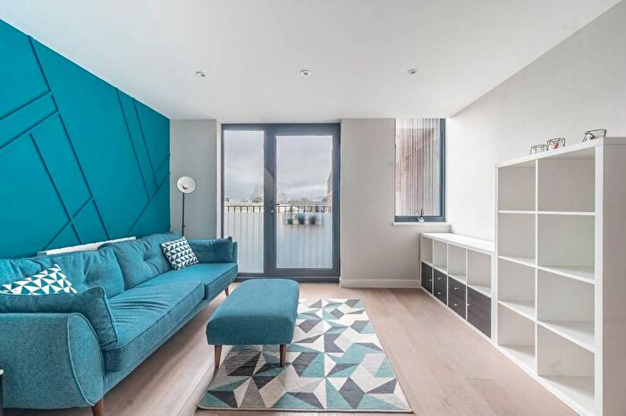 1 Bedroom Flat For Sale In Field End Road, Eastcote, Ruislip, HA4