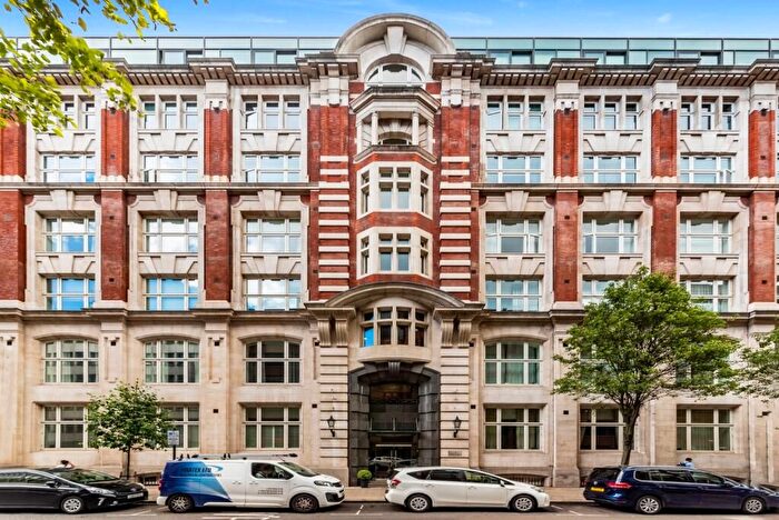 2 Bedroom Flat To Rent In Sterling Mansions, Leman Street, London, E1