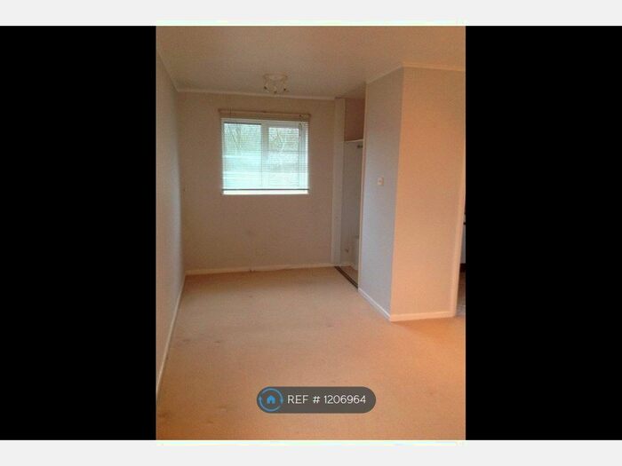 Studio To Rent In St. Leonards Park, East Grinstead, RH19