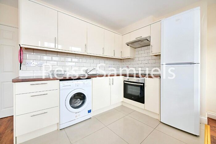 4 Bedroom Maisonette To Rent In Olney Road, London, Kennington, SE17