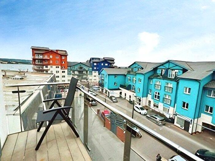 2 Bedroom Flat To Rent In Pierhead, Exmouth, Devon, EX8