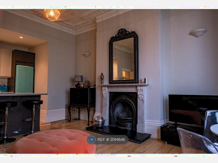 2 Bedroom Flat To Rent In Alfred Road, Brighton, BN1