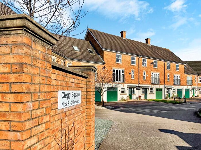 5 Bedroom Terraced House For Sale In Clegg Square, Shenley Lodge, Milton Keynes, MK5