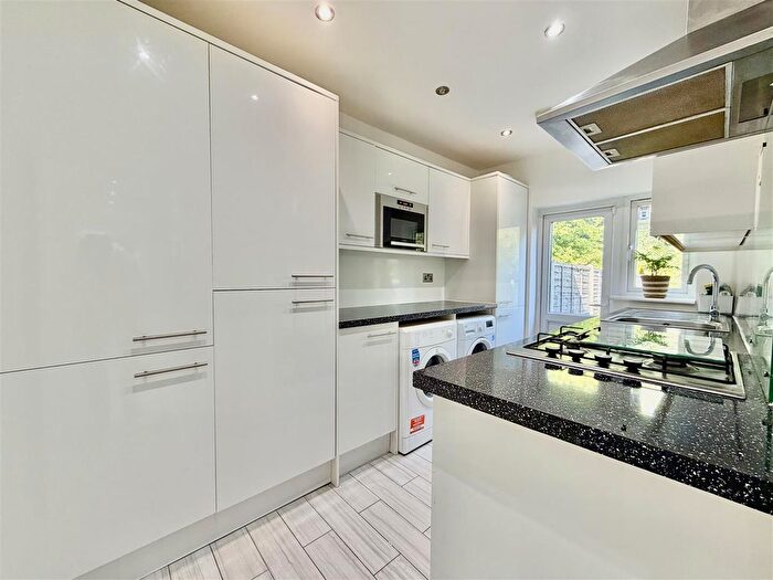 2 Bedroom Maisonette To Rent In Worthing Road, Heston, TW5