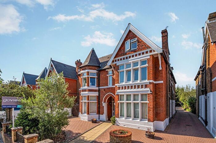 2 Bedroom Flat For Sale In Hamilton Road, Ealing, W5