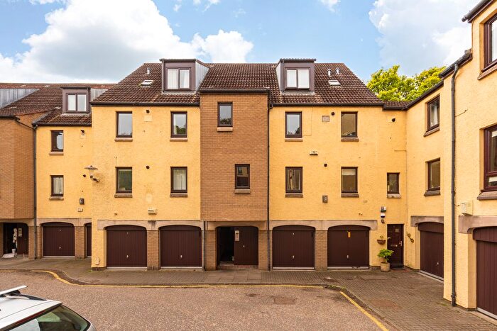 3 Bedroom Flat For Sale In / Damside, Edinburgh, EH4