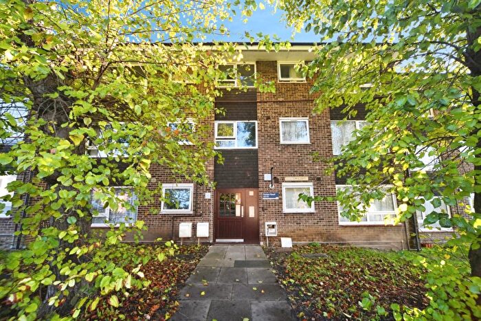 2 Bedroom Flat For Sale In Fenton Road, London, N17