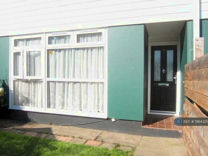 3 Bedroom Maisonette To Rent In Homedale House, Sutton, SM1