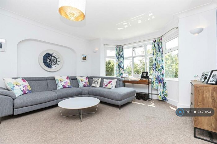 3 Bedroom Maisonette To Rent In Queens Park South Drive, Bournemouth, BH8