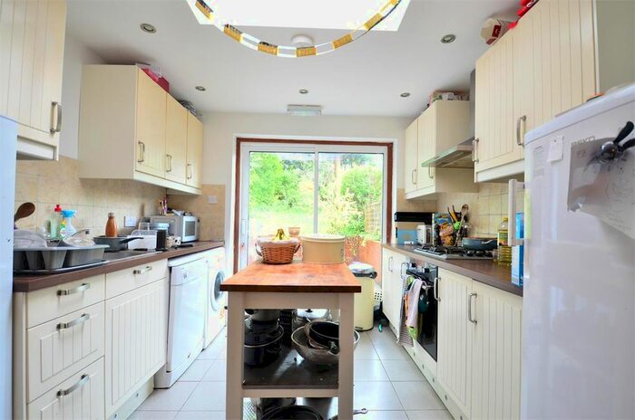 5 Bedroom Semi-Detached House To Rent In Lodgehill Road Selly Oak, Birmingham B29