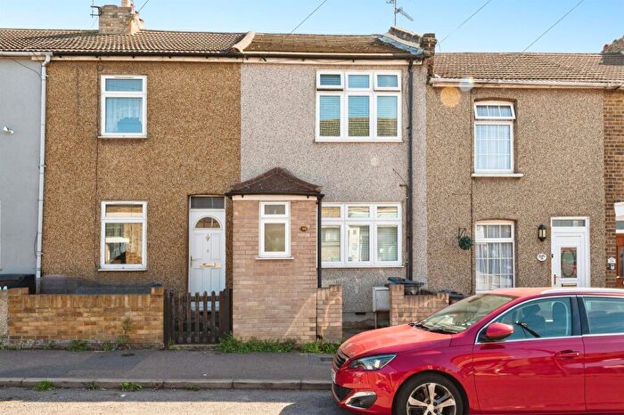 2 Bedroom Terraced House For Sale In Gipsy Lane, Grays, RM17