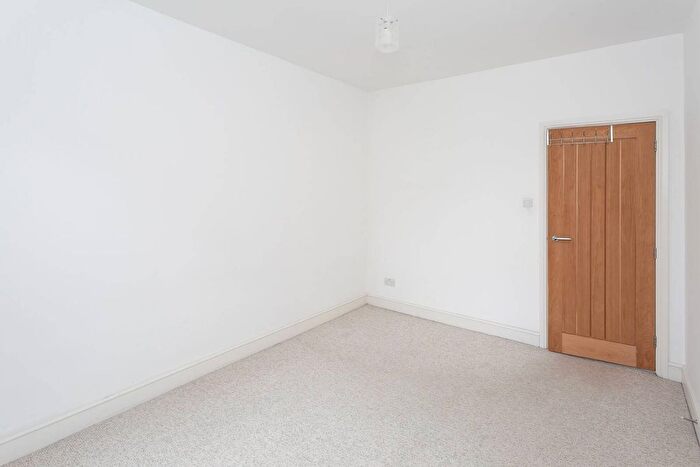 1 Bedroom Maisonette To Rent In Essex Road, Watford, WD17