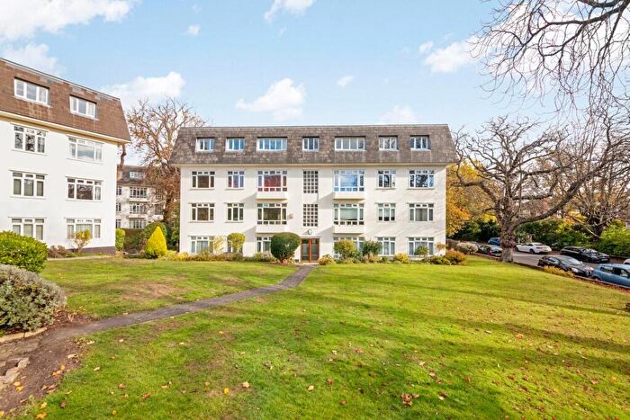 2 Bedroom Flat For Sale In Park Court, Lawrie Park Road, Sydenham, London, SE26