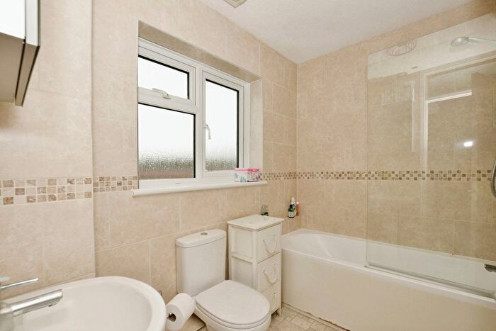 2 Bedroom End Of Terrace House For Sale In Bushy Royds, Ashford, Kent, TN24